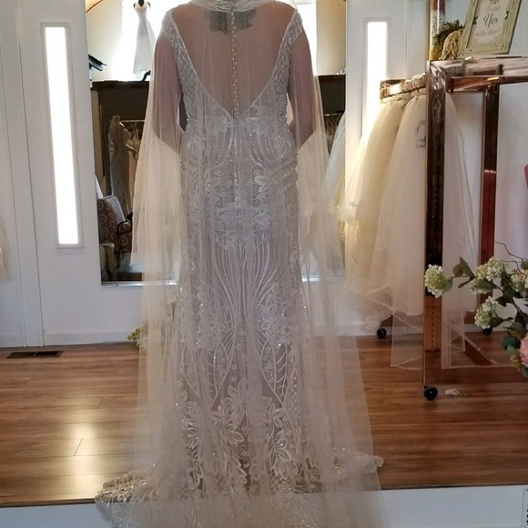 Wedding dress size 14! - Picture 3 of 4